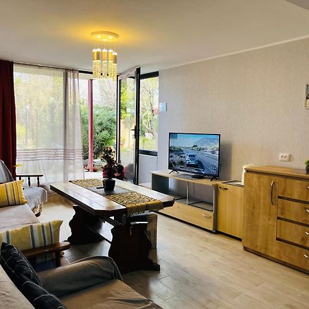 Guest House Poligloti Телаві Екстер'єр фото