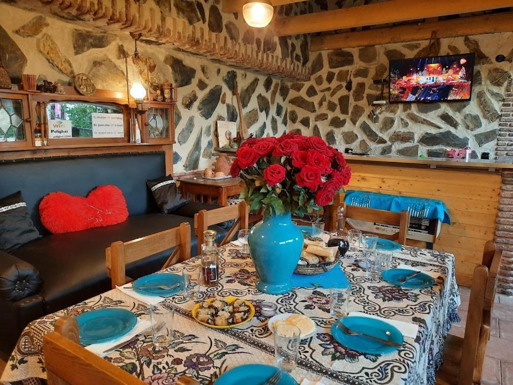 Guest House Poligloti Телаві Екстер'єр фото