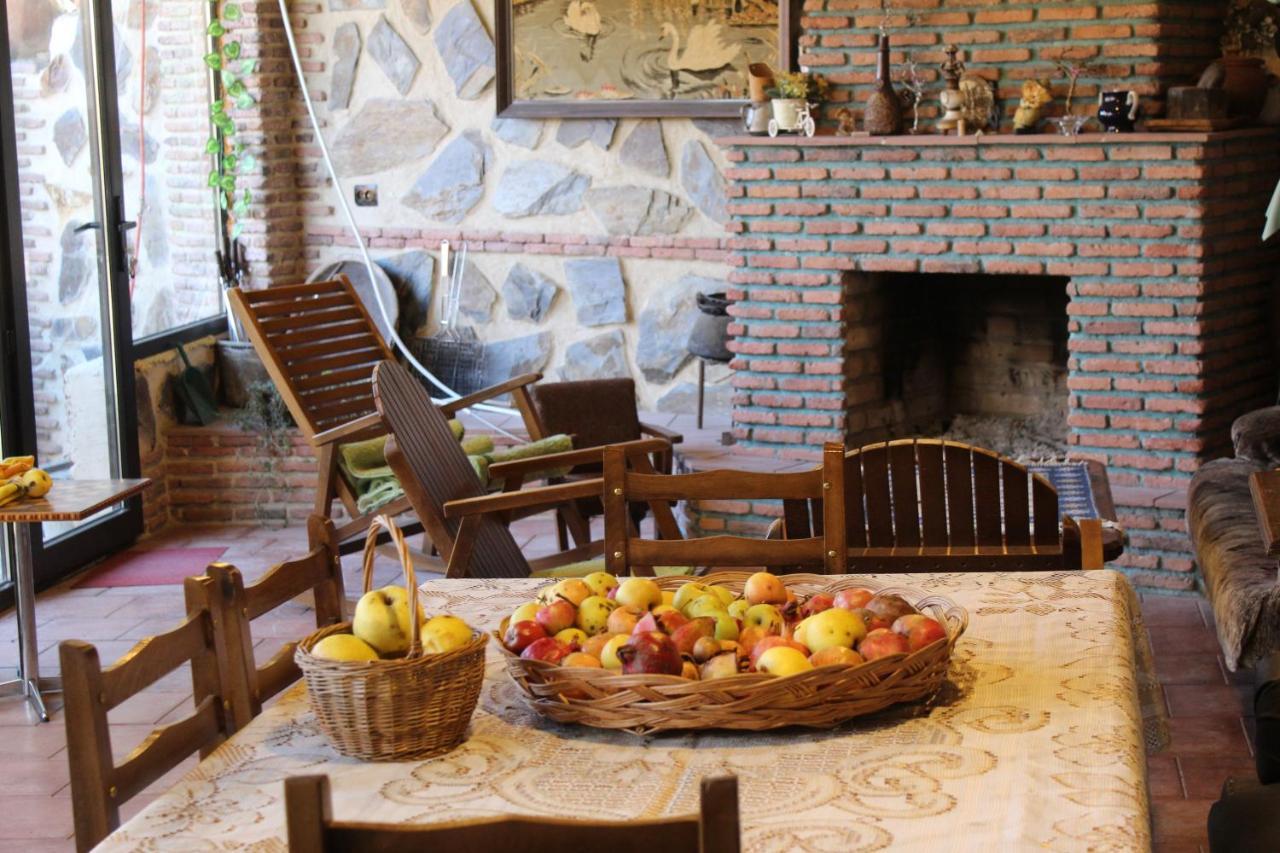 Guest House Poligloti Телаві Екстер'єр фото