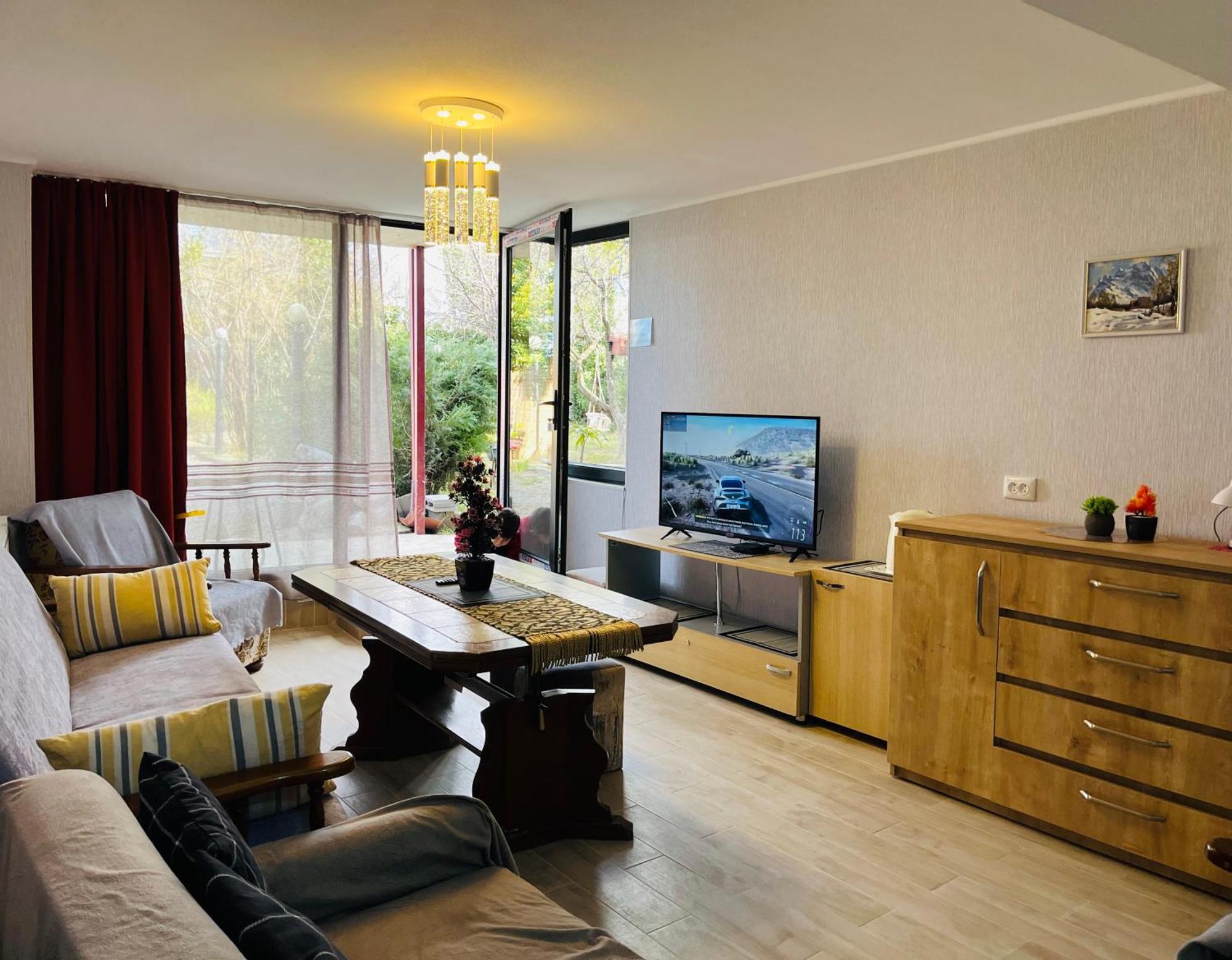 Guest House Poligloti Телаві Екстер'єр фото