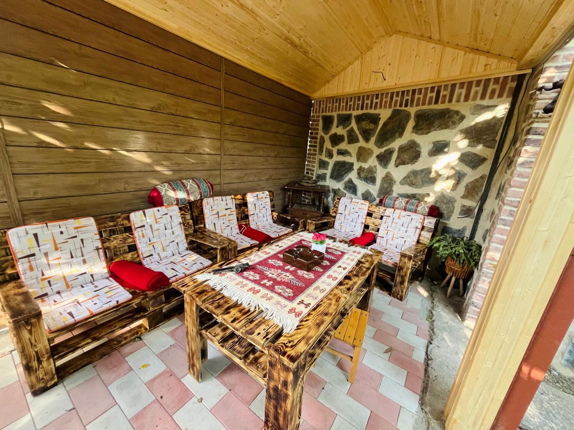 Guest House Poligloti Телаві Екстер'єр фото