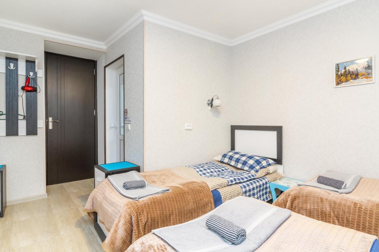 Guest House Poligloti Телаві Екстер'єр фото