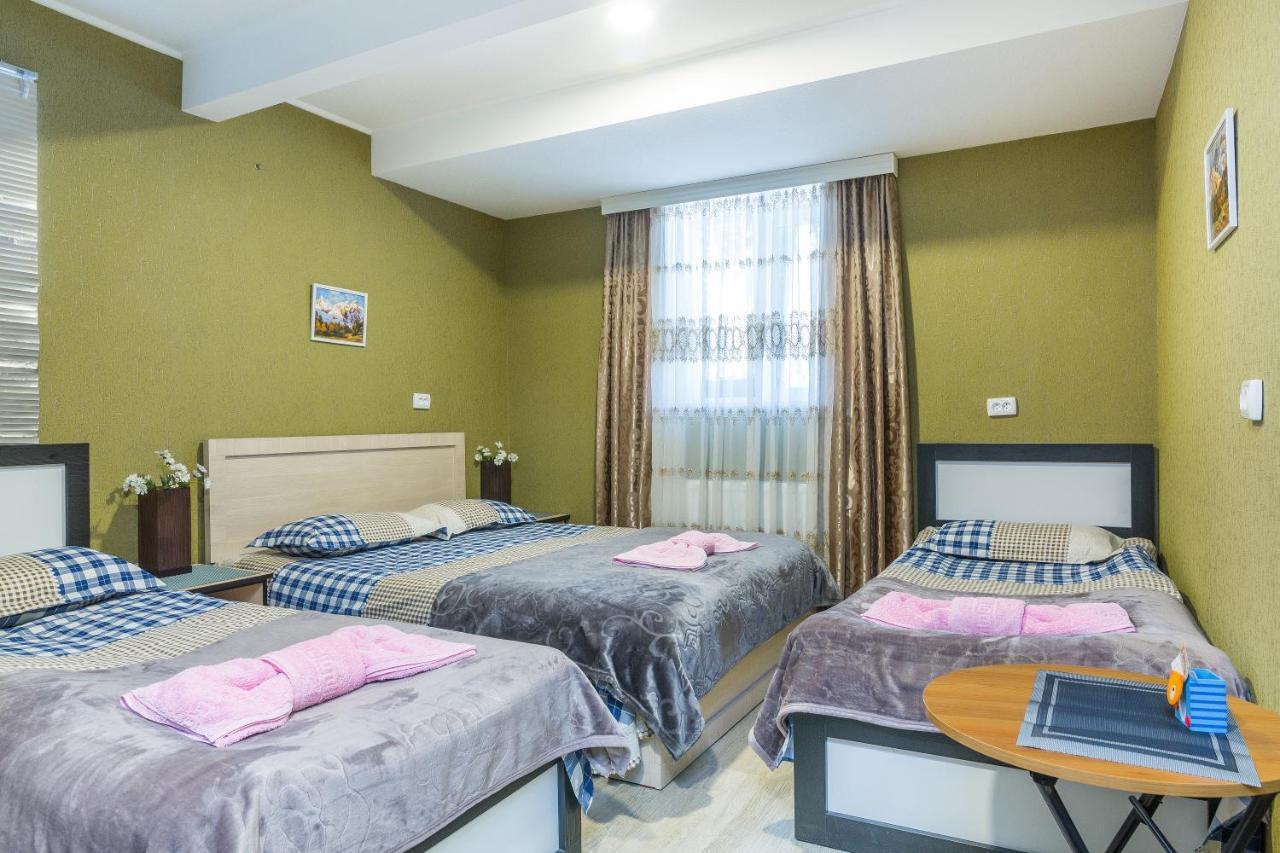 Guest House Poligloti Телаві Екстер'єр фото